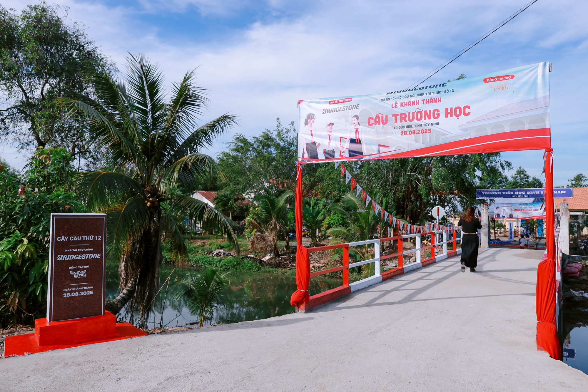 Trường Học Bridge